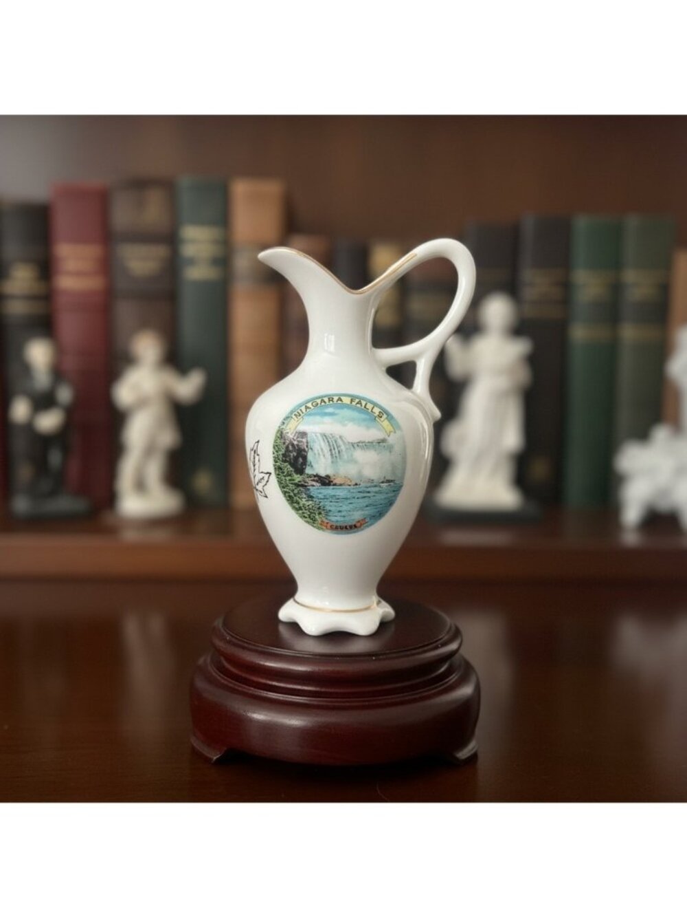 Vintage Niagara Falls Souvenir Mini Pitcher Vase Made in Japan Gold Trim